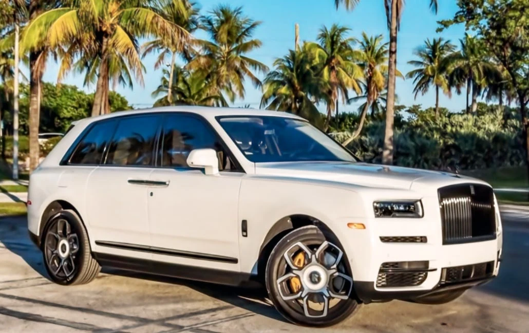 Rolls-Royce Cullinan photographed for Pugachev Miami